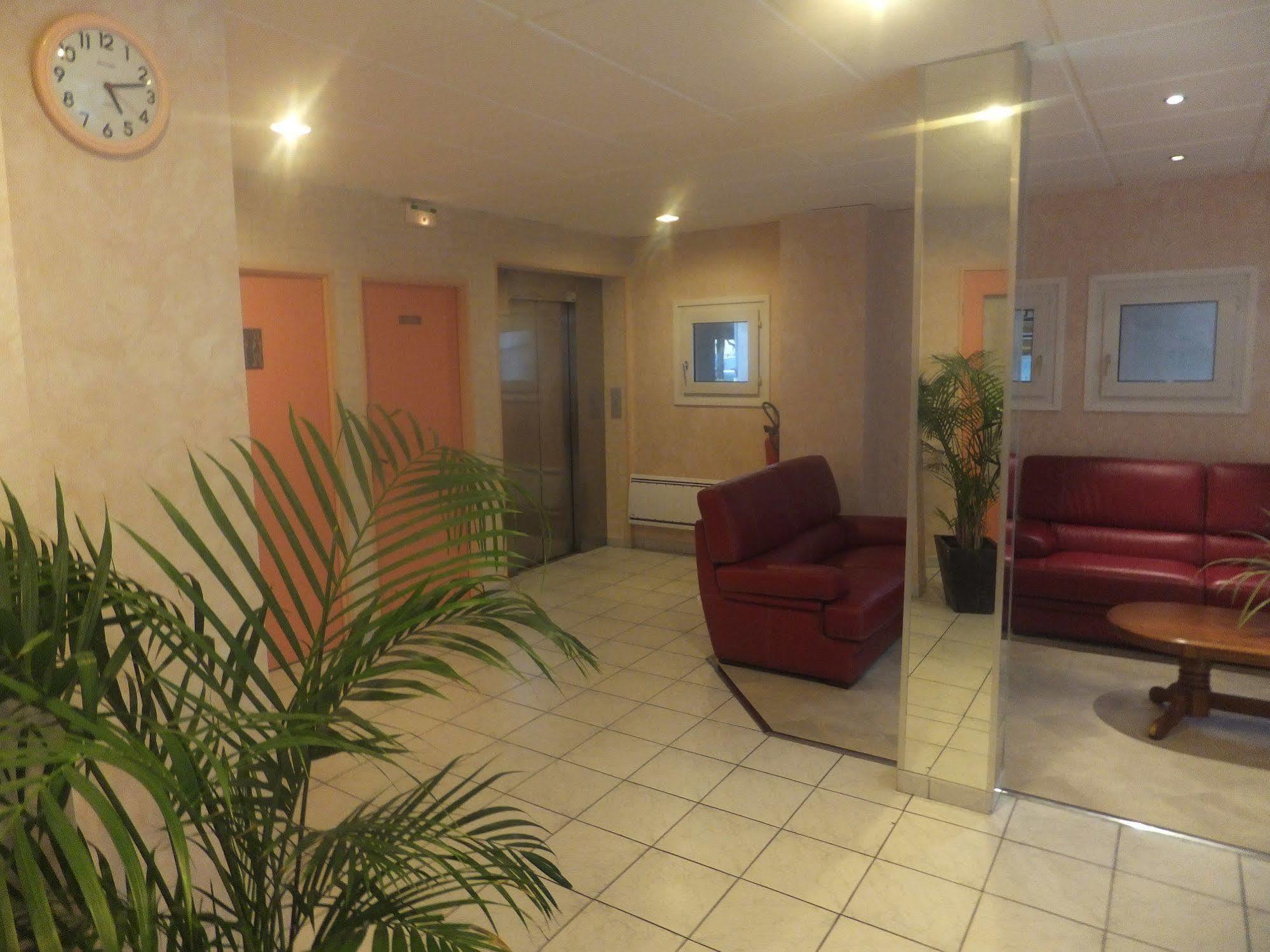 Hotel Le Village Gif-sur-Yvette Dış mekan fotoğraf