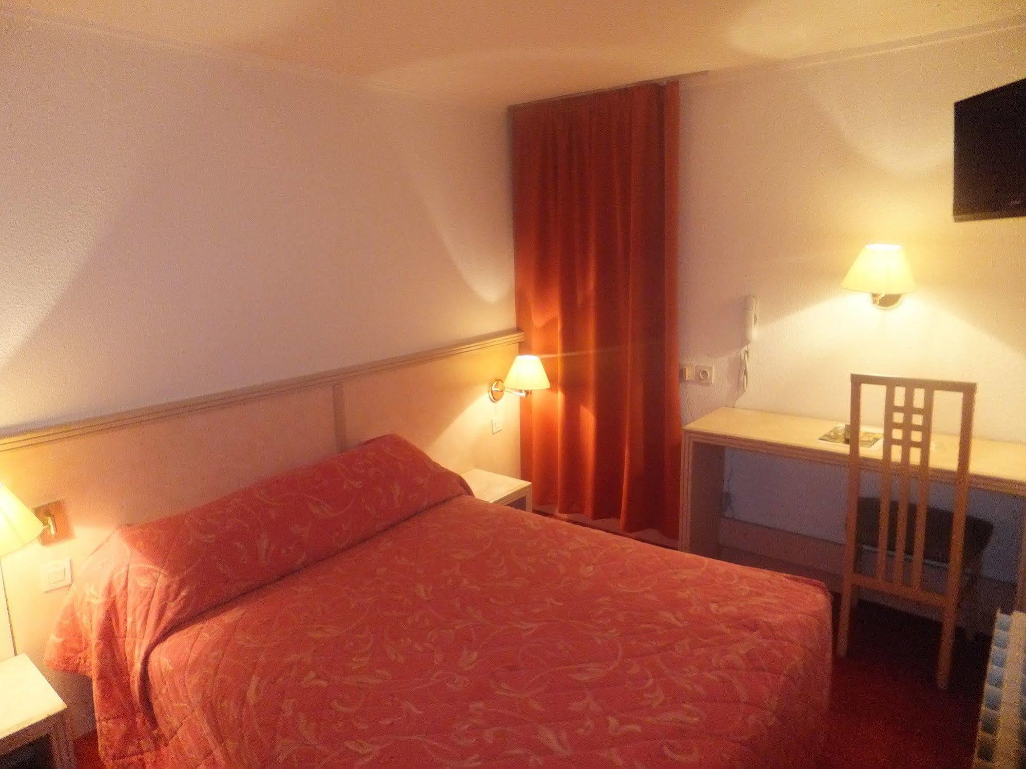 Hotel Le Village Gif-sur-Yvette Dış mekan fotoğraf